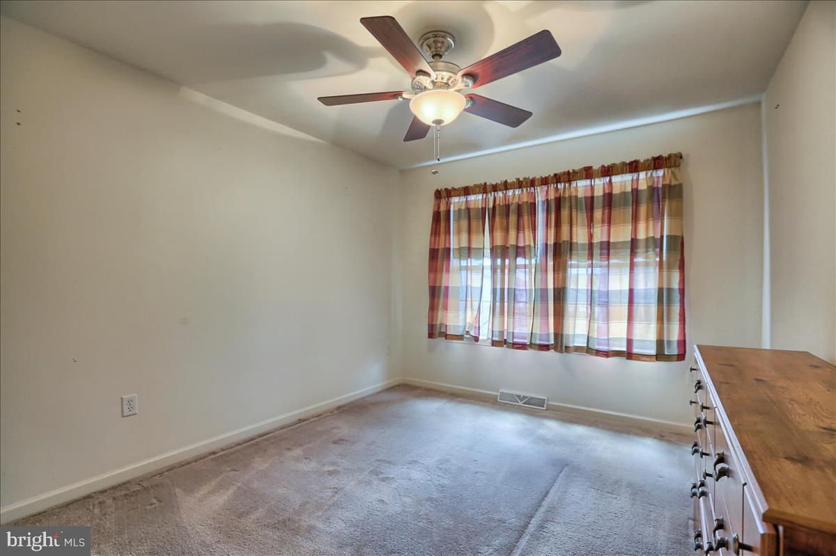 TWIN CREEKS - Residential