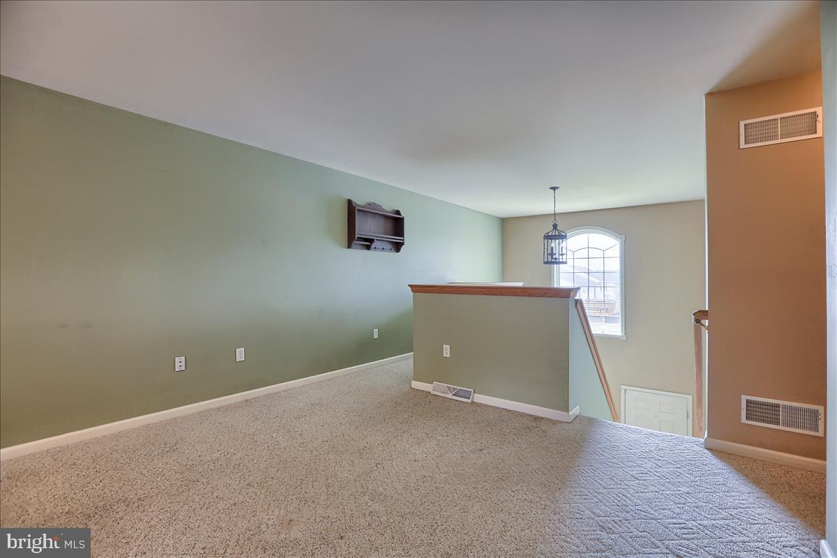 TWIN CREEKS - Residential