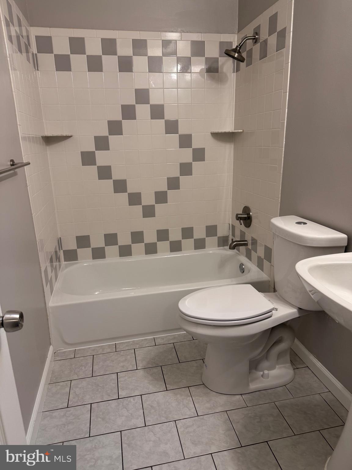 NORTH POINT VILLAGE - Residential Lease