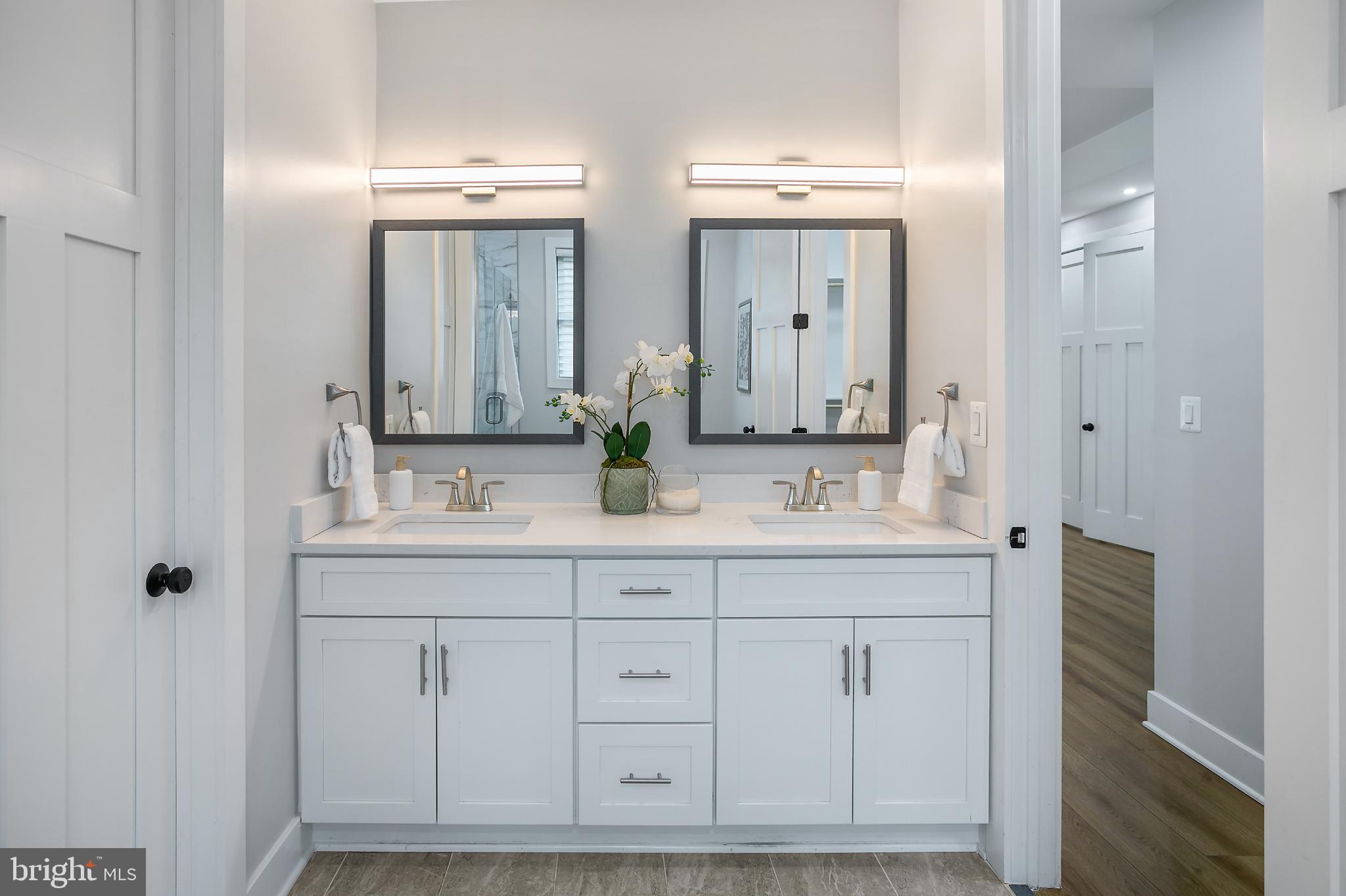 VIENNA WOODS - Residential