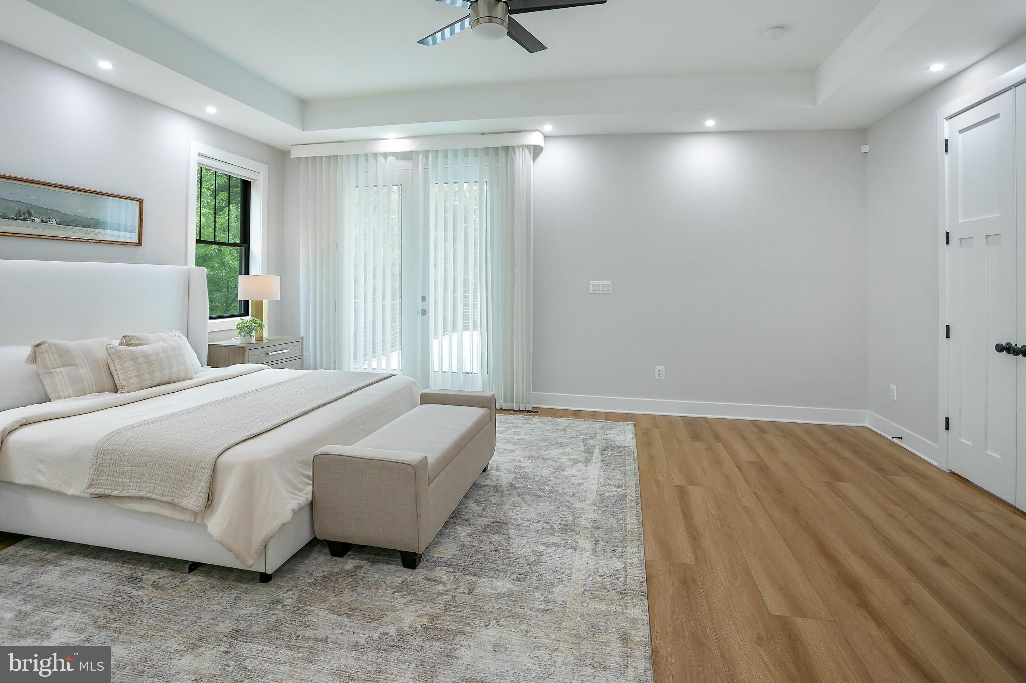 VIENNA WOODS - Residential