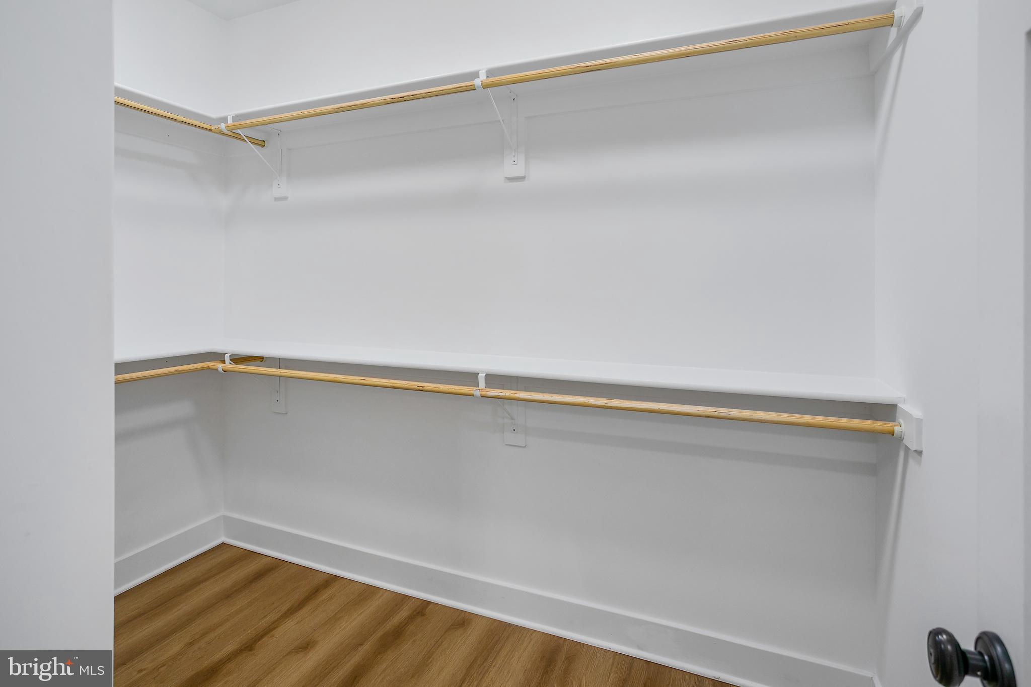 VIENNA WOODS - Residential