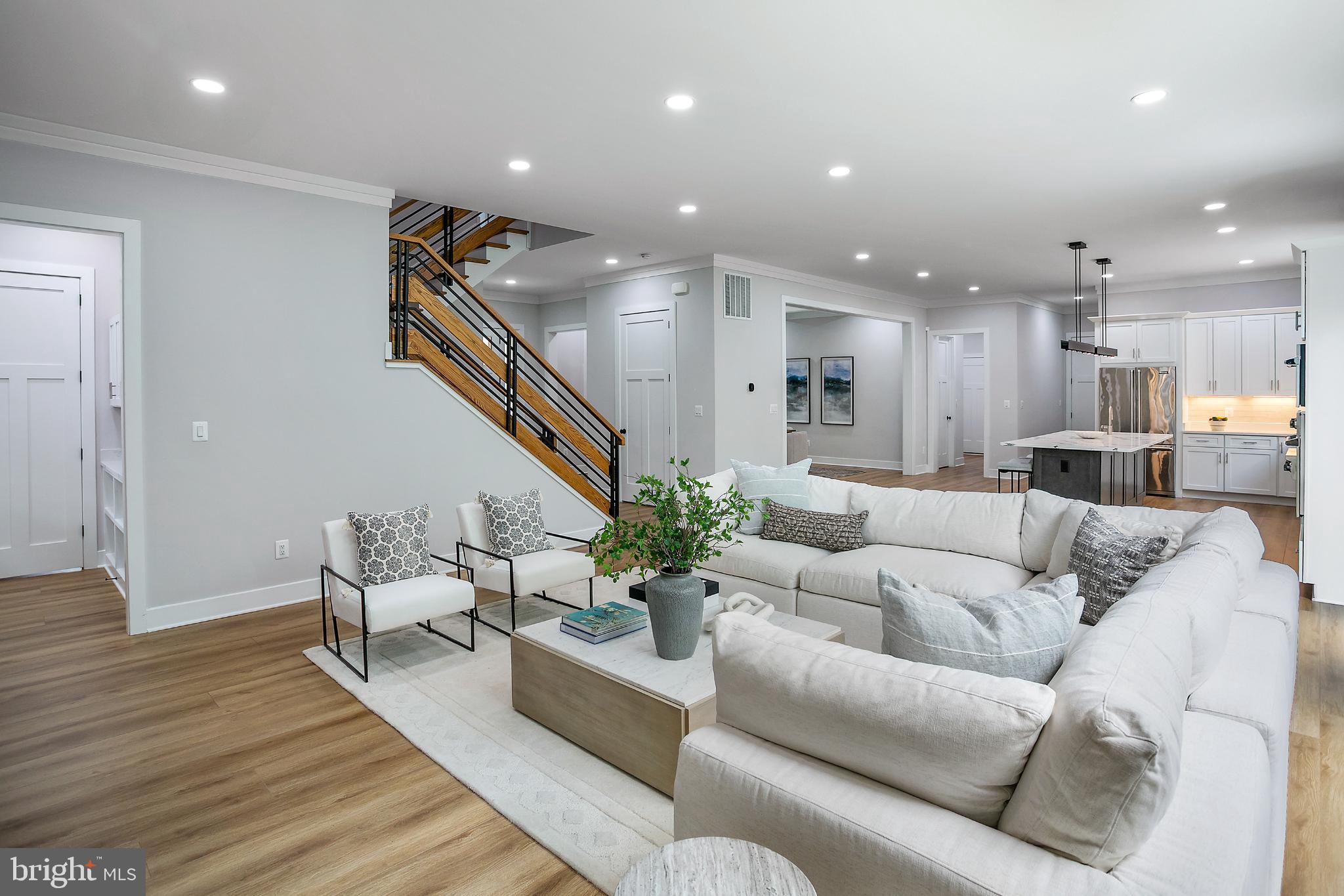 VIENNA WOODS - Residential