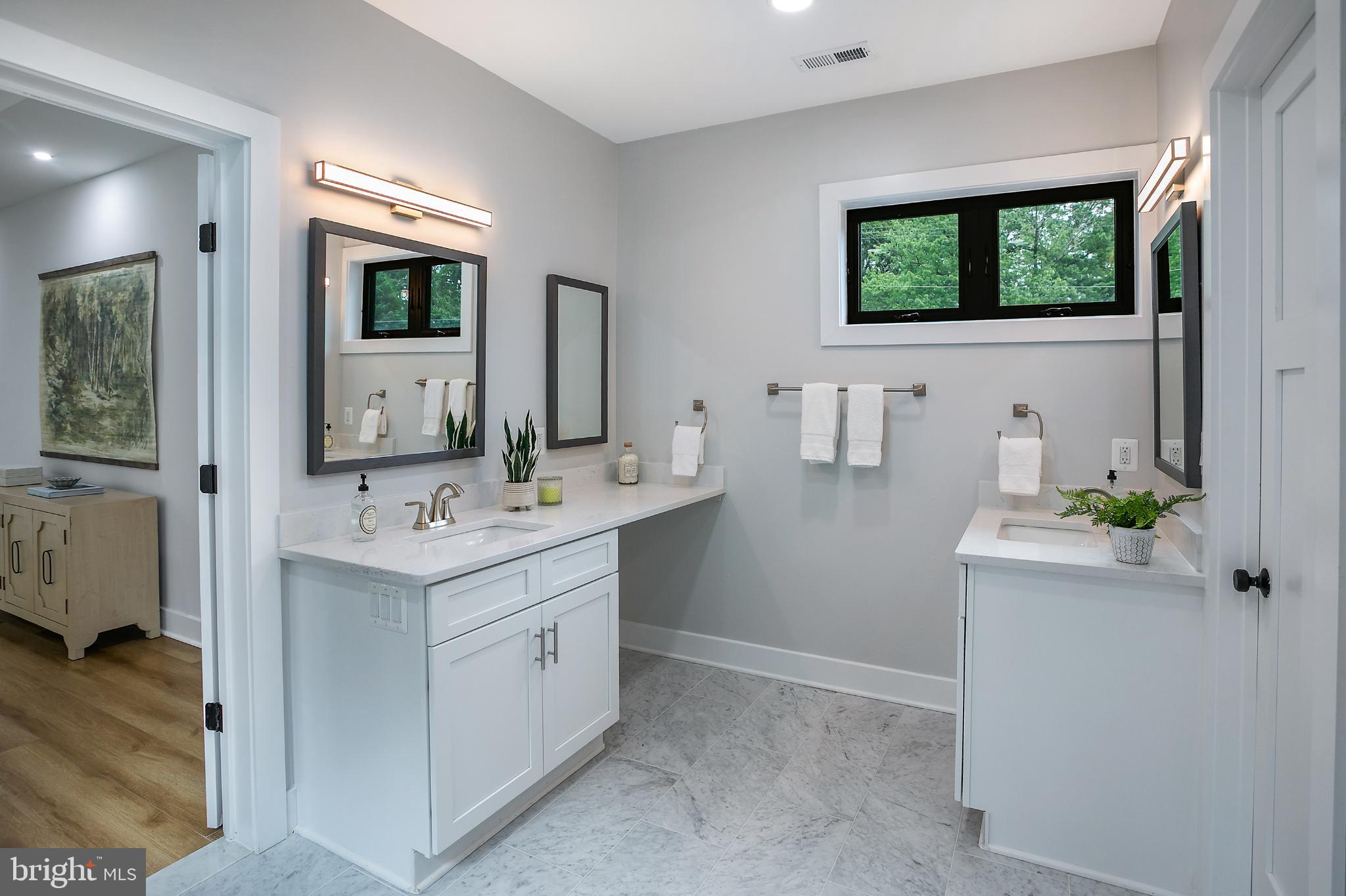 VIENNA WOODS - Residential