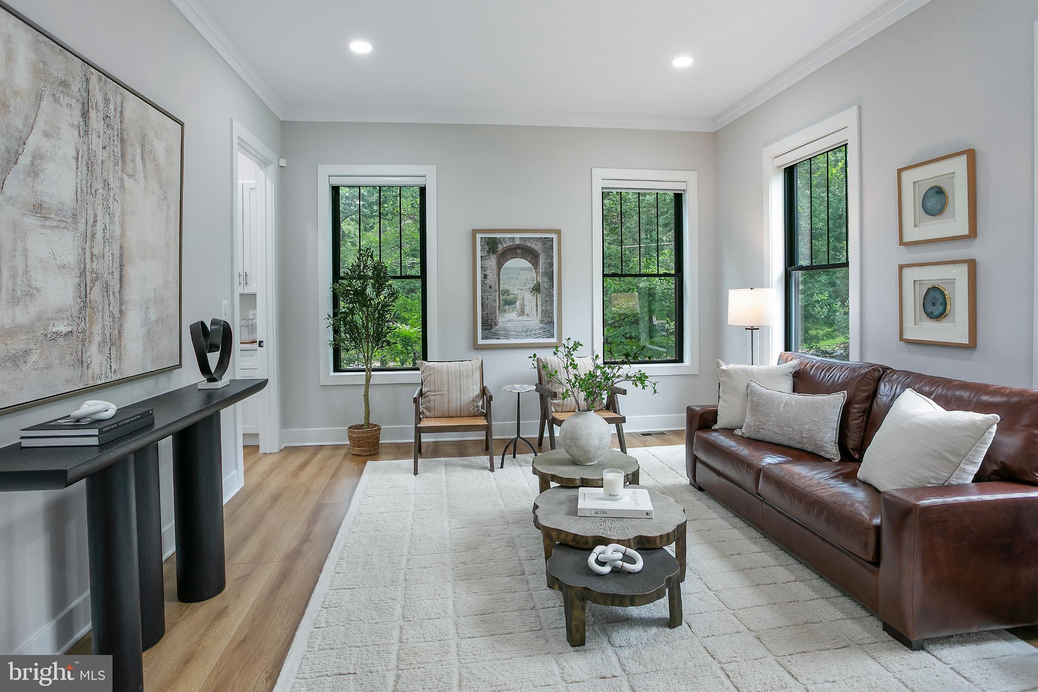 VIENNA WOODS - Residential