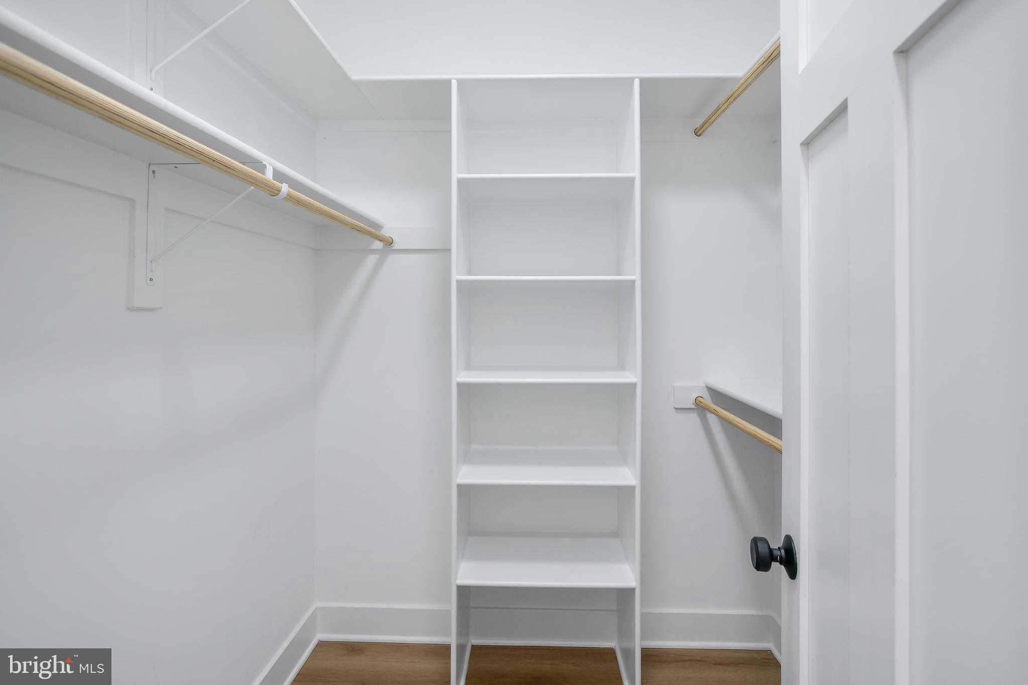 VIENNA WOODS - Residential