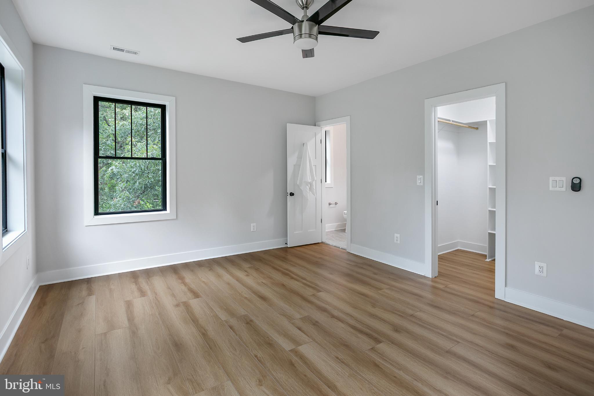 VIENNA WOODS - Residential