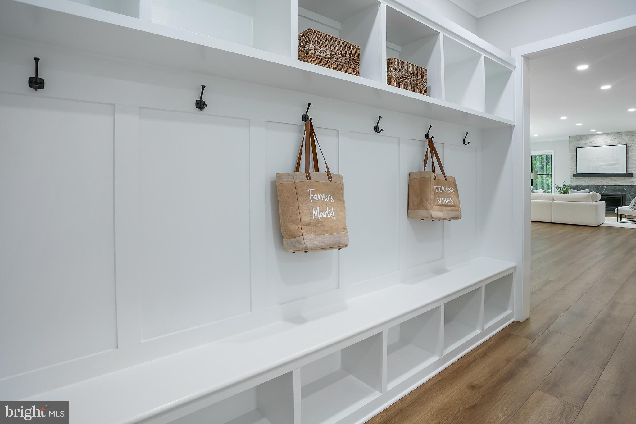 VIENNA WOODS - Residential