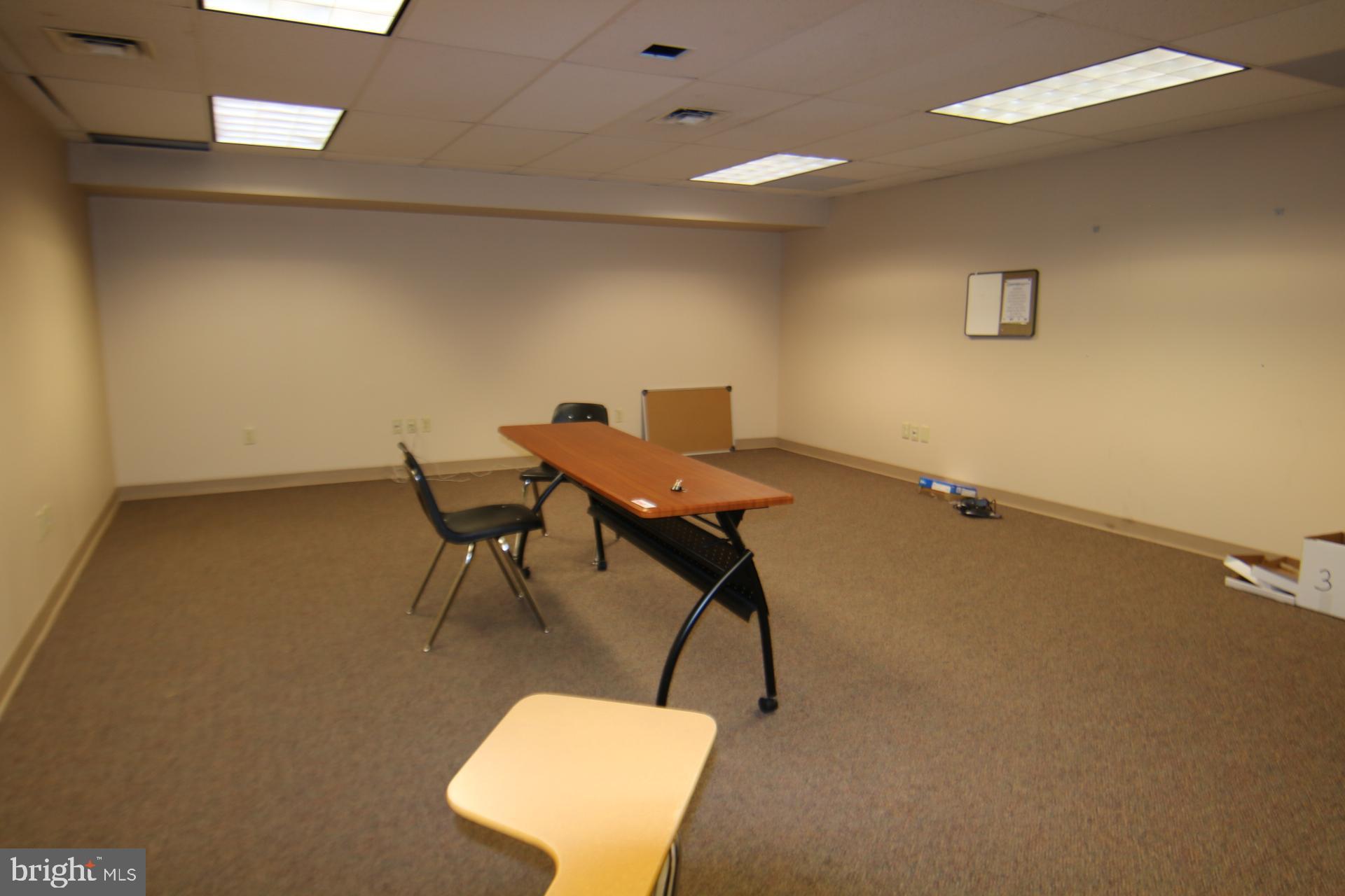 939 E PARK DRIVE LOWER LEVEL