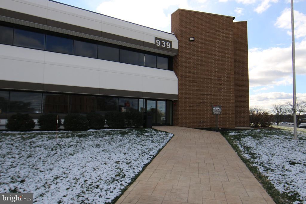 Photo of 939 E Park Drive #LOWER LEVEL, HARRISBURG, PA 17111 (MLS # PADA2040916)