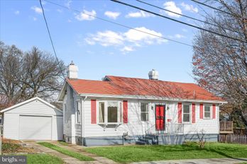 Single Family Residence at 1342 HAMLIN STREET NE