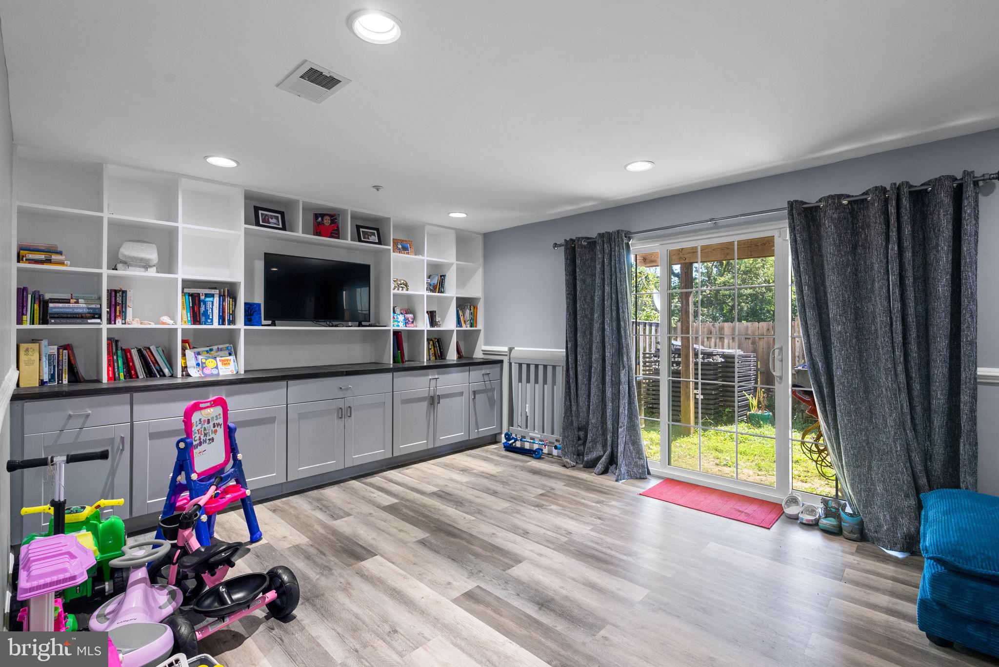 WESTLAKE - Residential