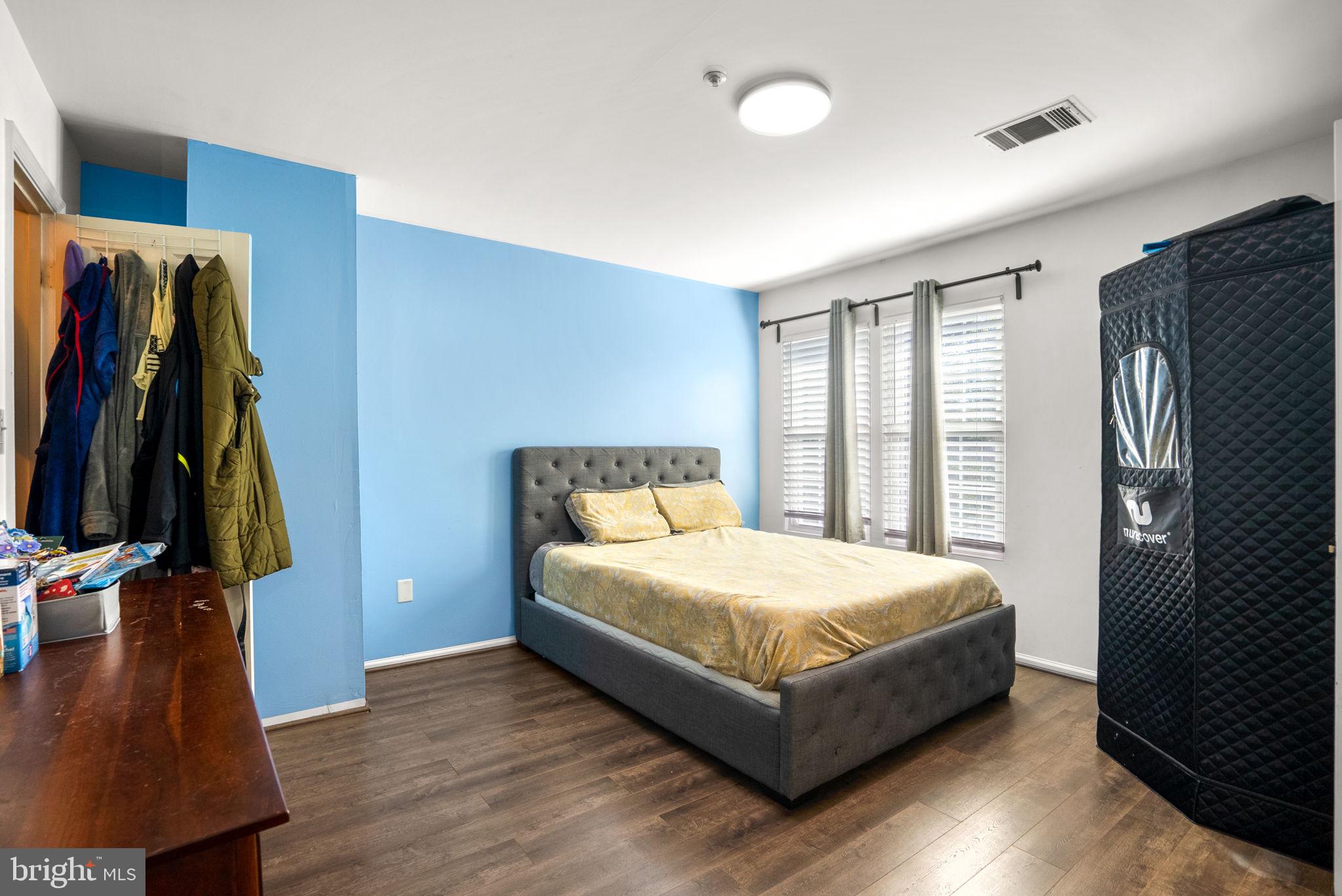 WESTLAKE - Residential