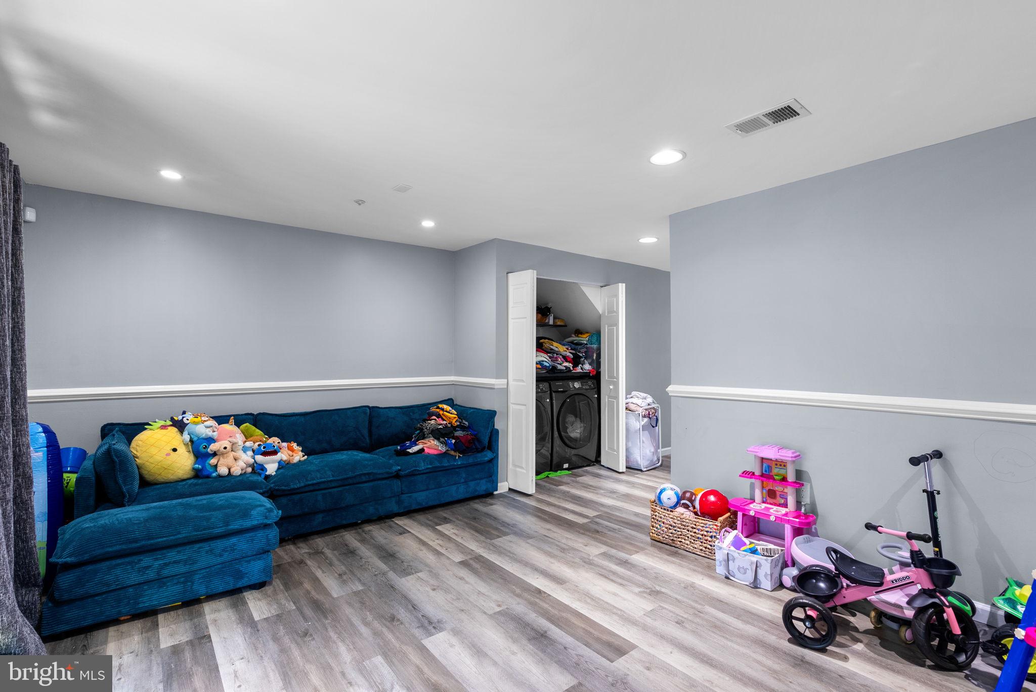 WESTLAKE - Residential