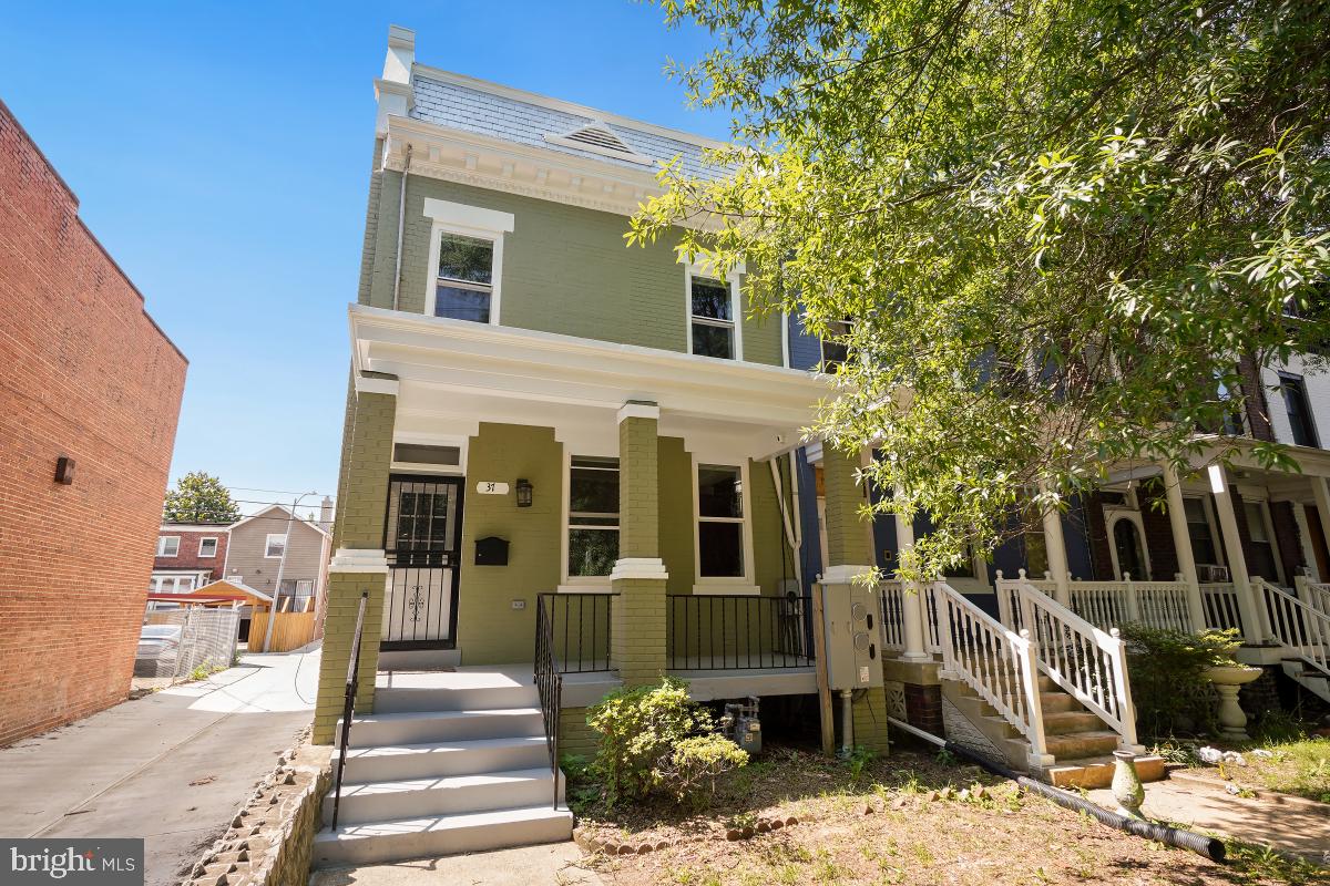 37 MICHIGAN AVENUE NE