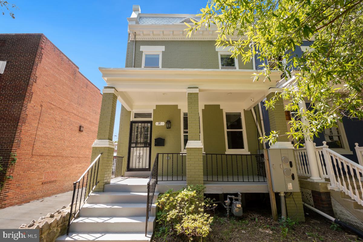 37 MICHIGAN AVENUE NE