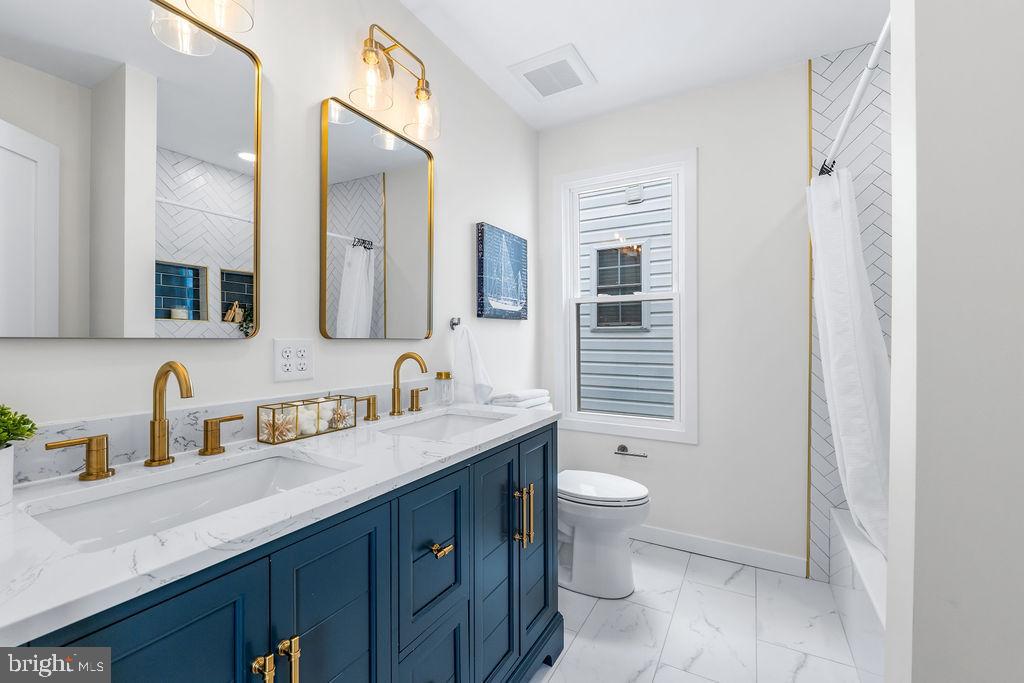 EASTPORT - Residential