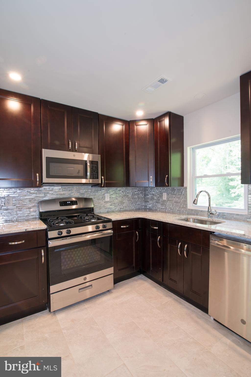 CLINTON GARDENS - Residential