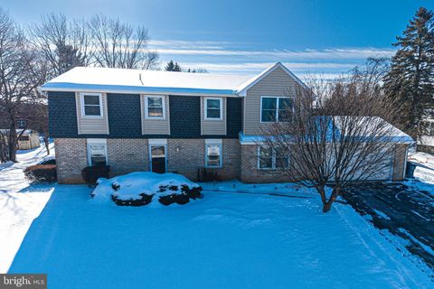 Tiny photo for 104 Juniper Drive, MECHANICSBURG, PA 17055 (MLS # PACB2050396)