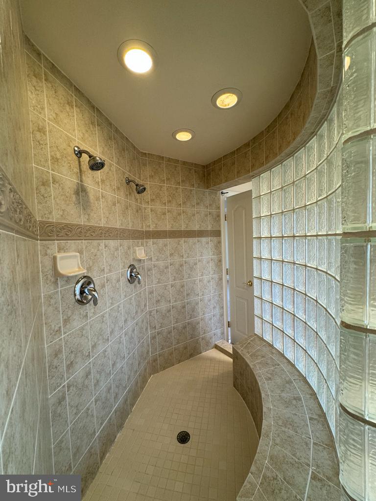 FAIRWOOD - Residential Lease