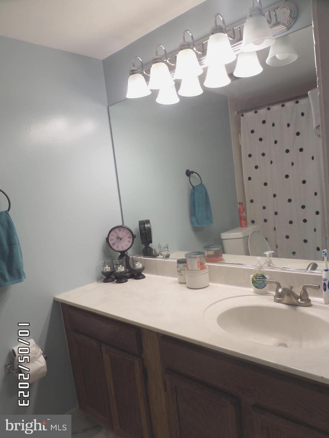 POTOMAC OAKS - Residential Lease