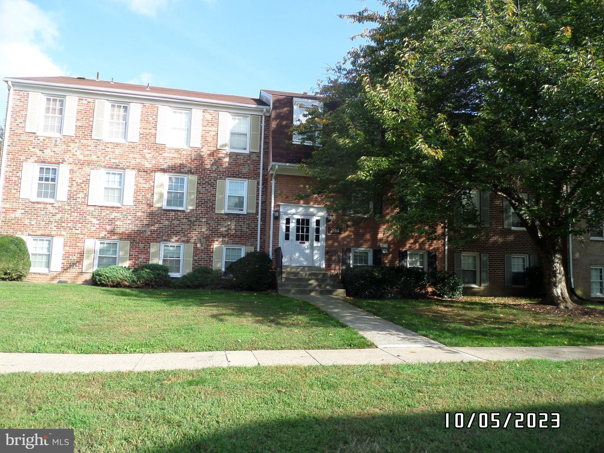 POTOMAC OAKS - Residential Lease