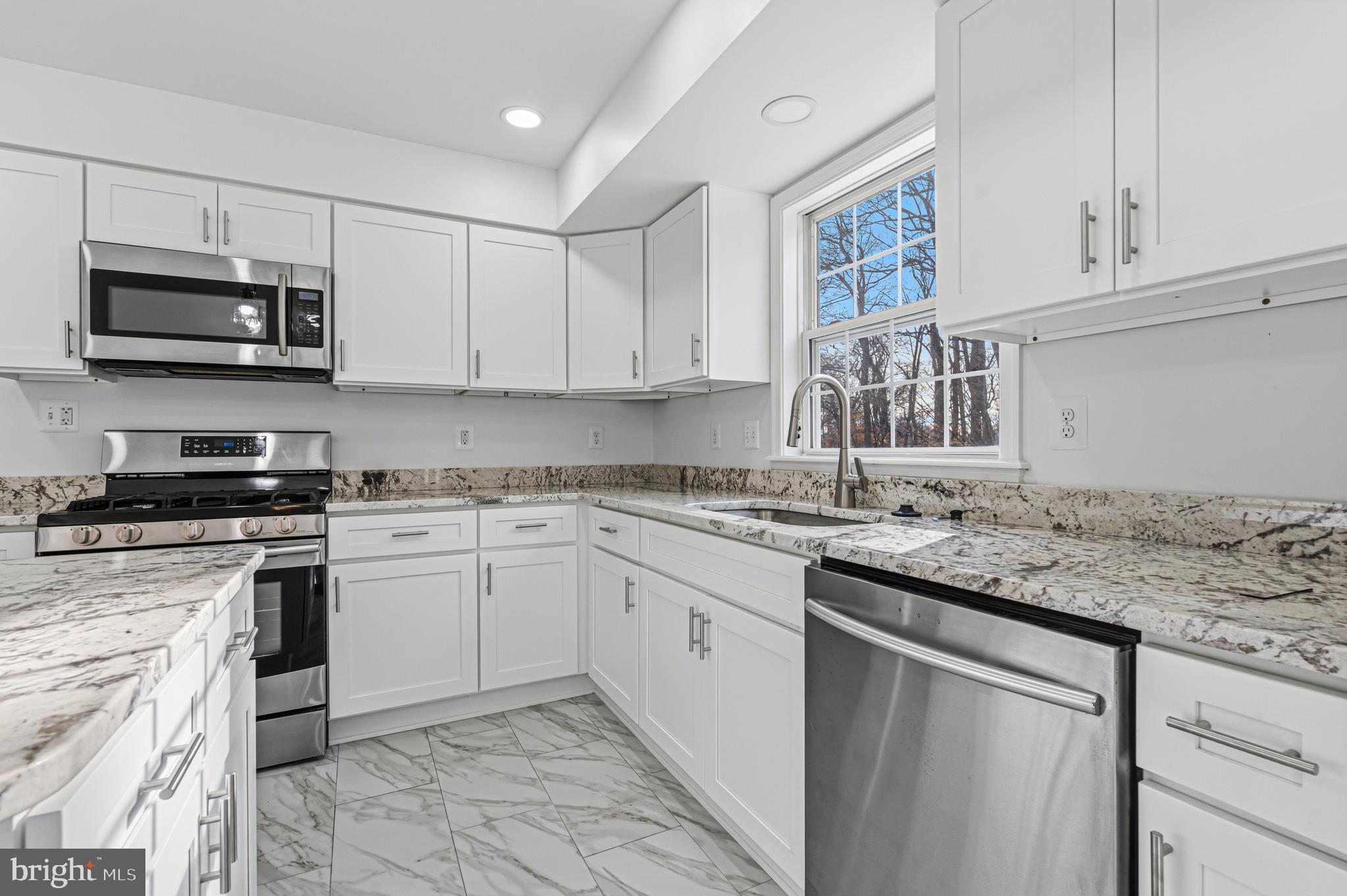 VILLAGE OF BYNUM RUN - Residential