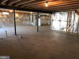 THE FALLS AT LEE'S PARKE - Residential Lease