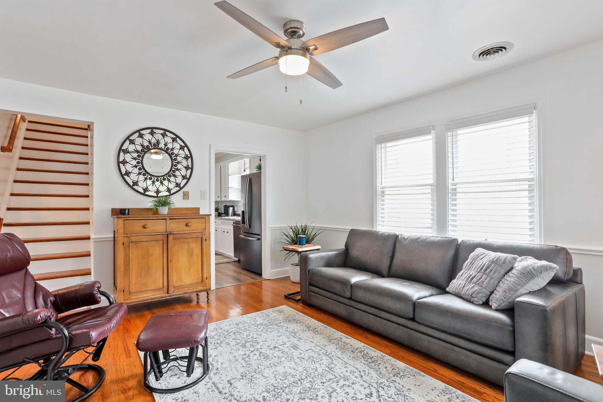 MAUGANSVILLE - Residential