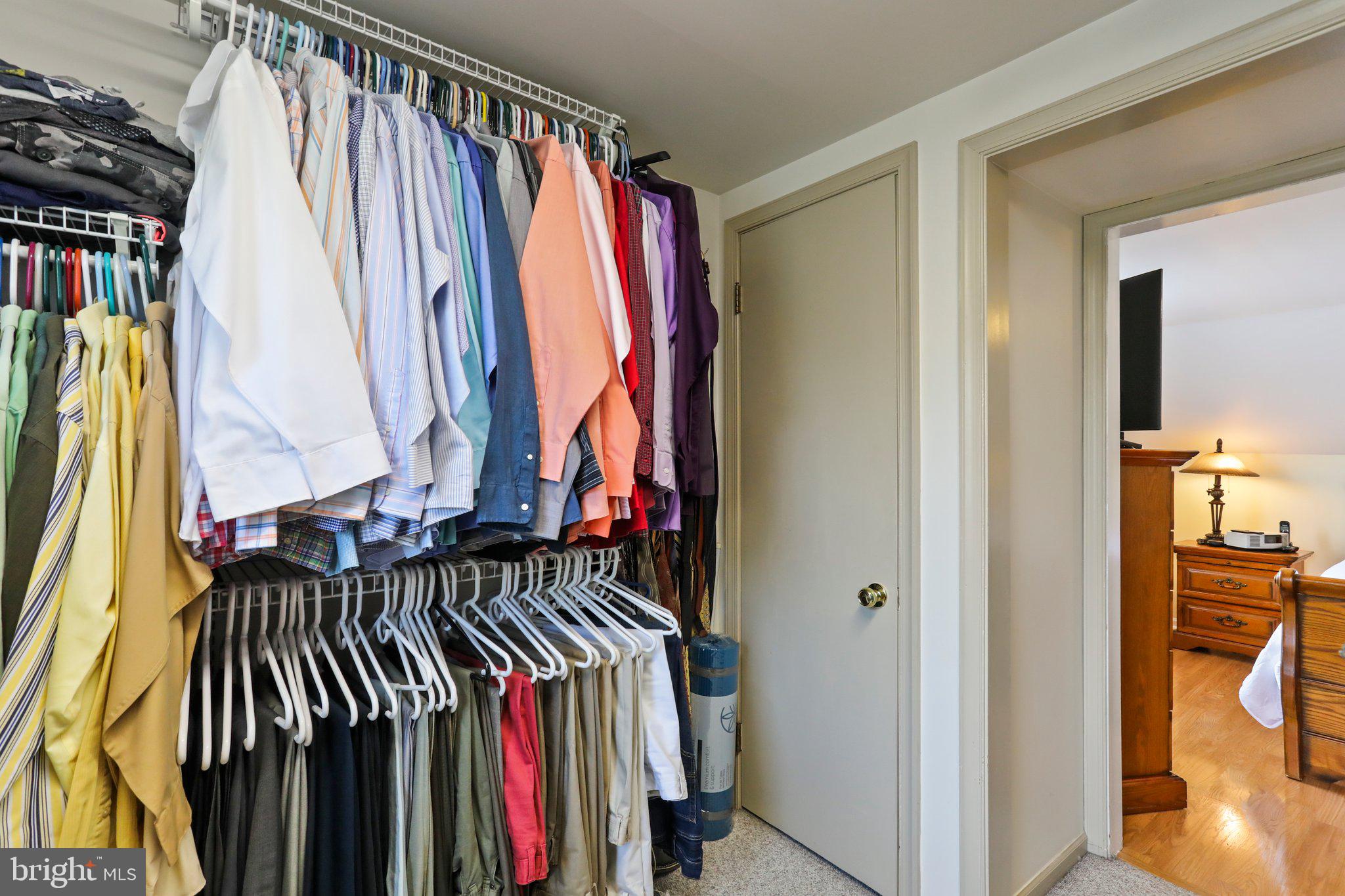 MAUGANSVILLE - Residential