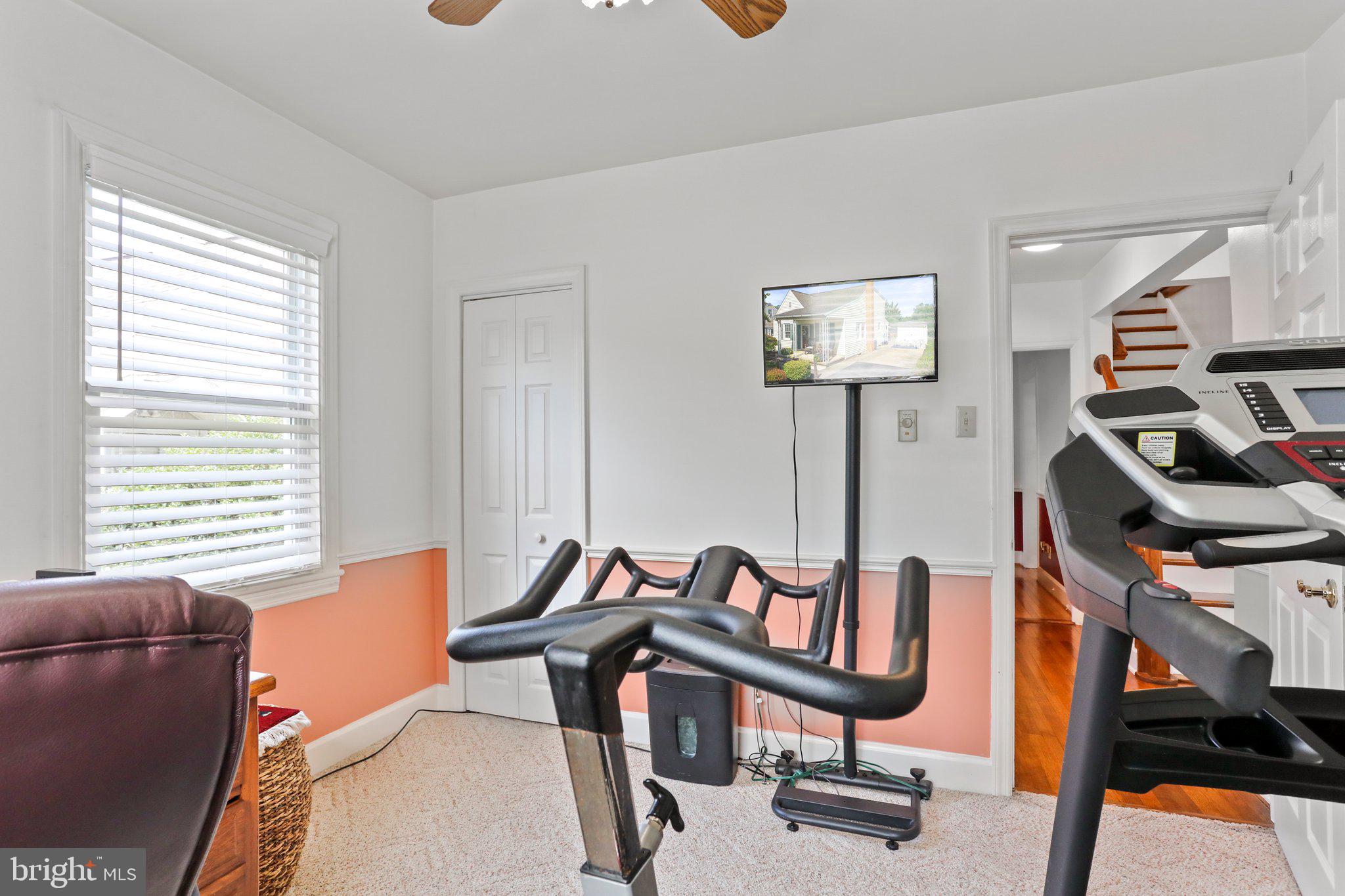 MAUGANSVILLE - Residential