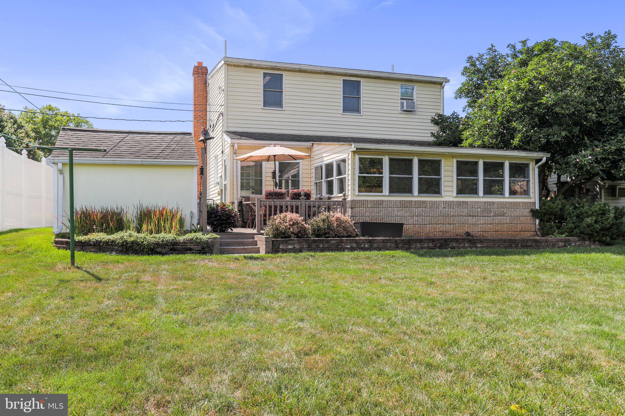 MAUGANSVILLE - Residential