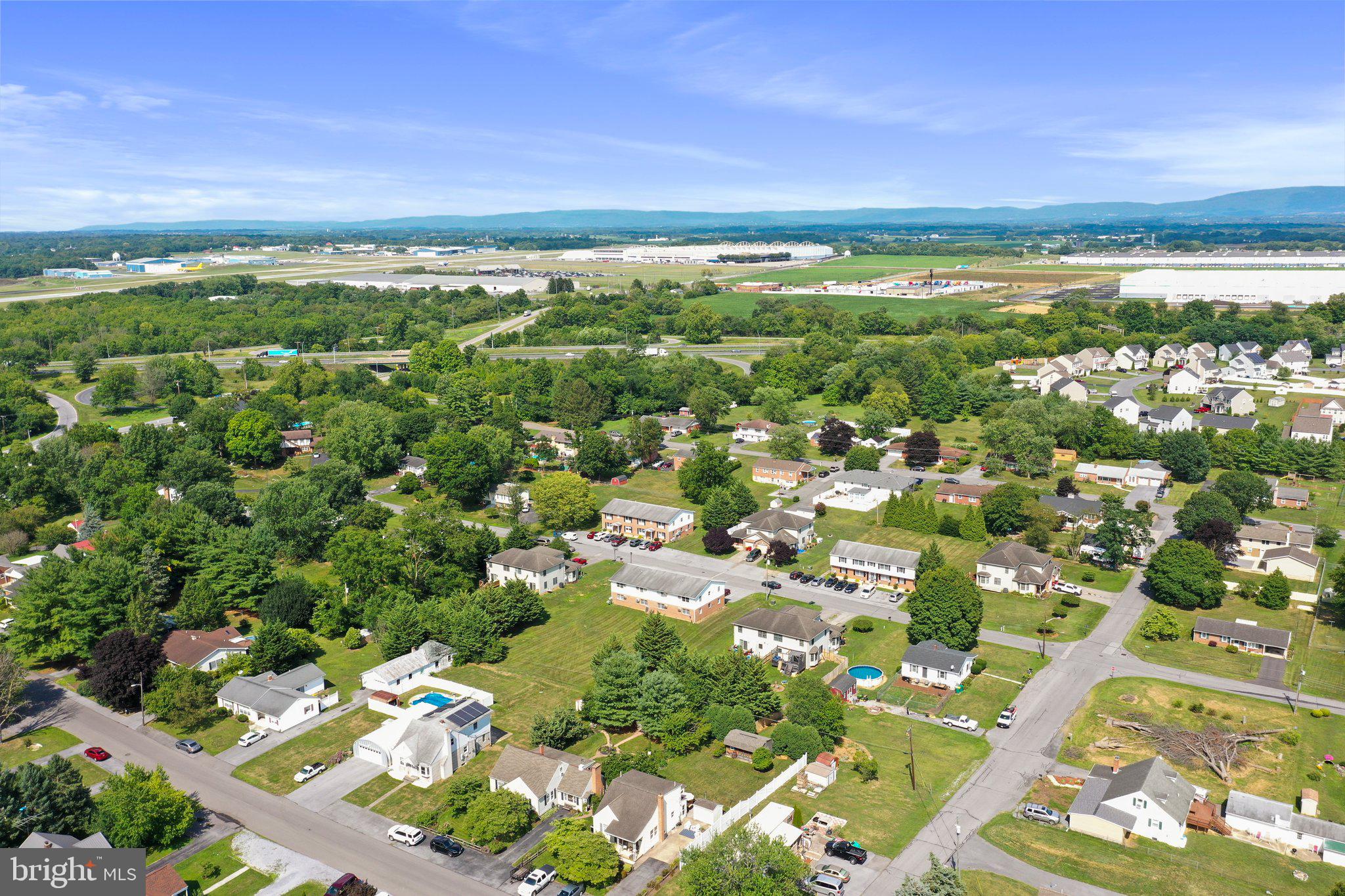 MAUGANSVILLE - Residential