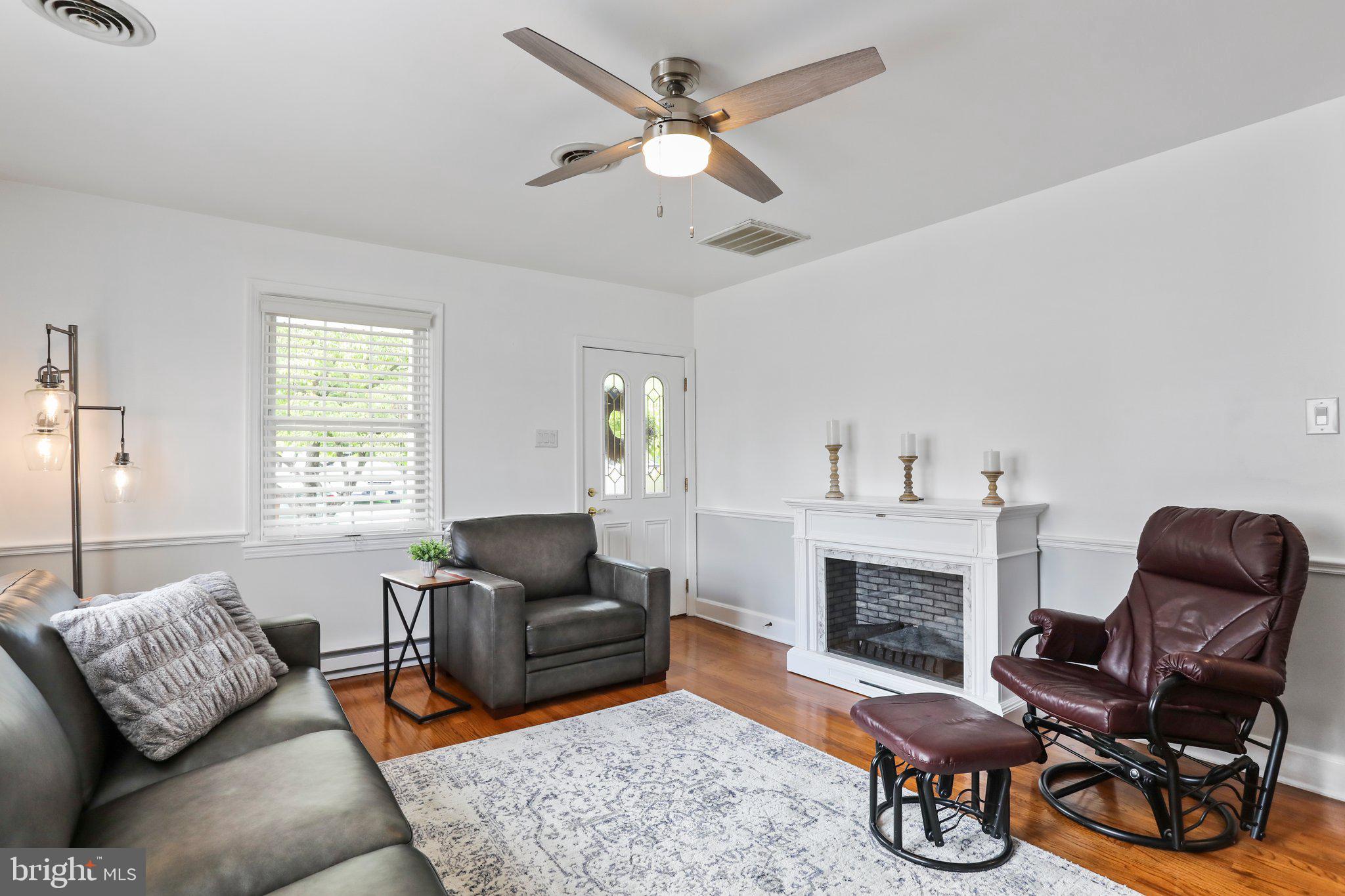 MAUGANSVILLE - Residential