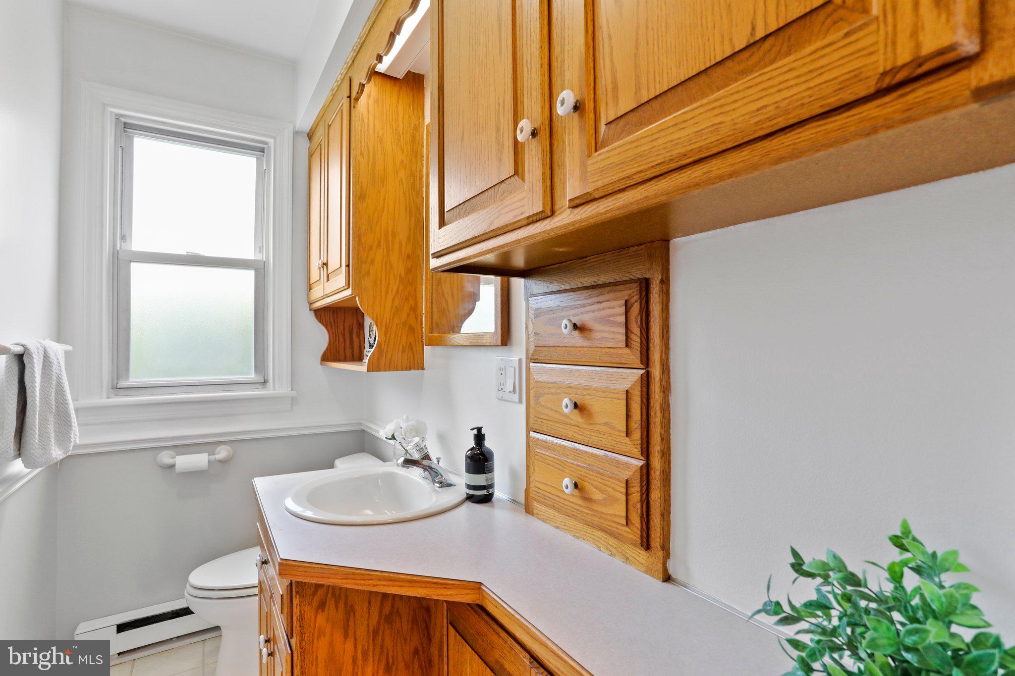 MAUGANSVILLE - Residential