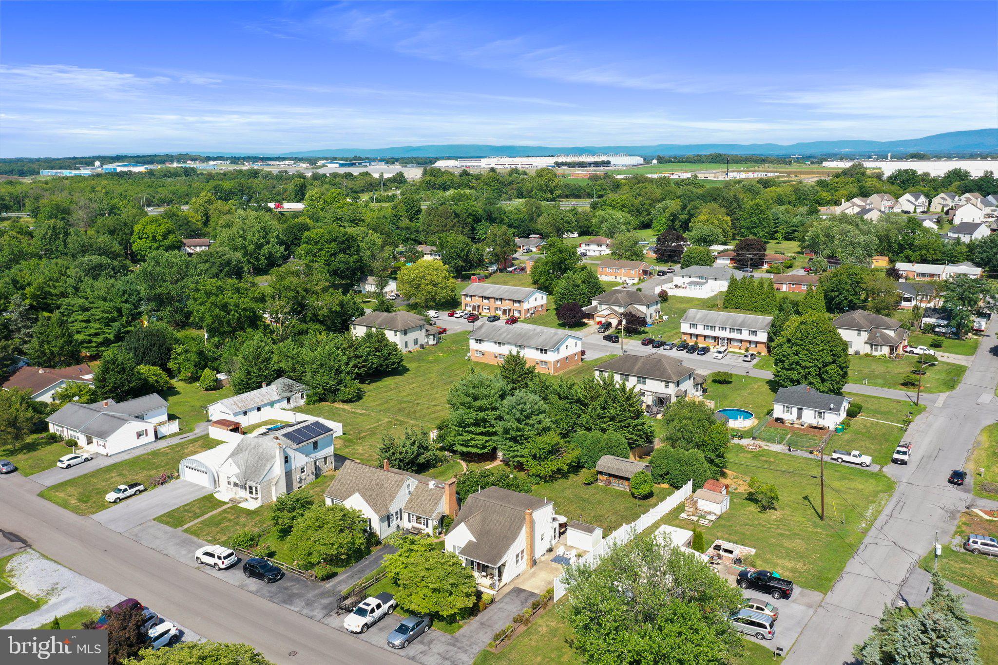 MAUGANSVILLE - Residential