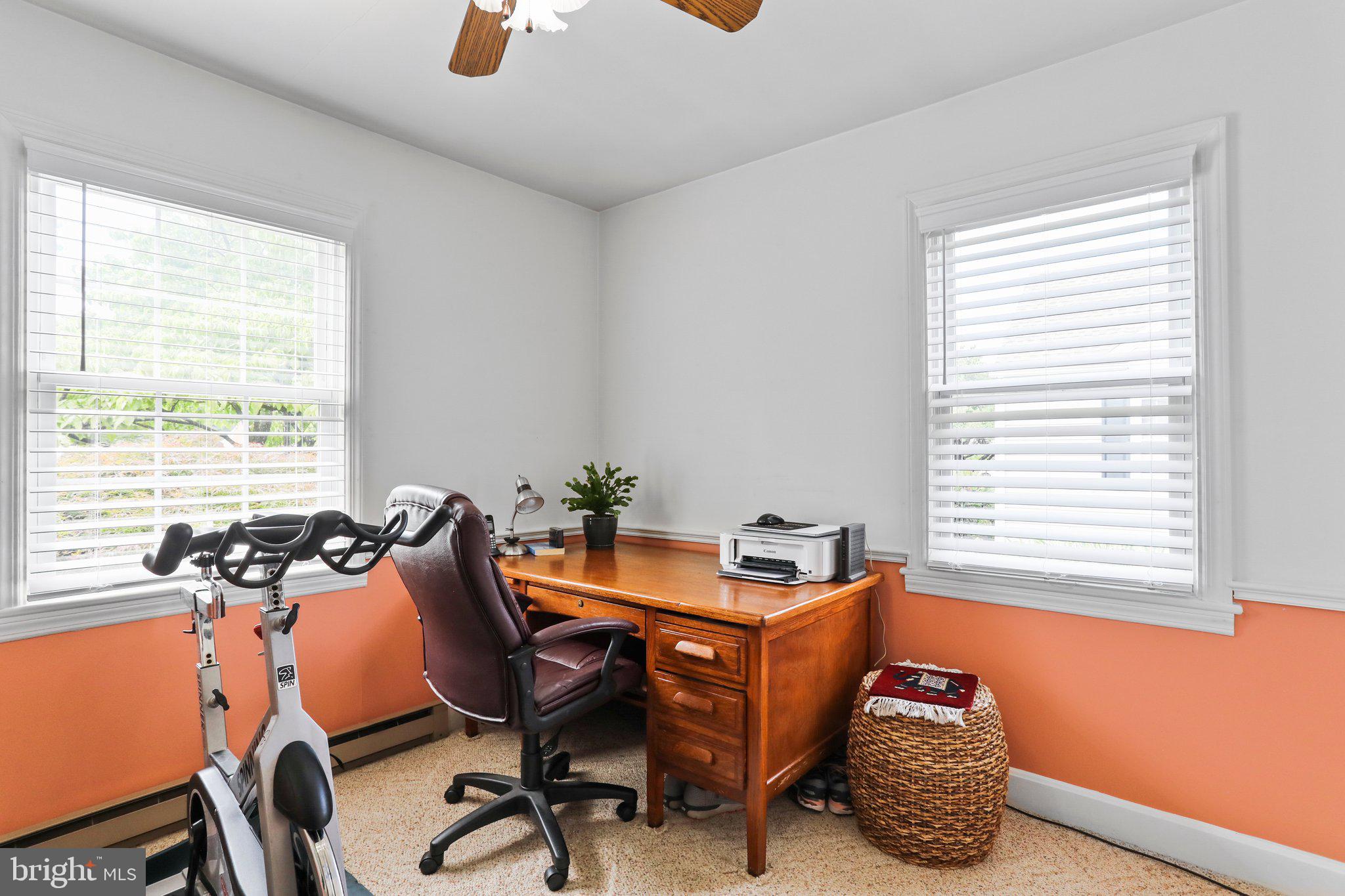 MAUGANSVILLE - Residential