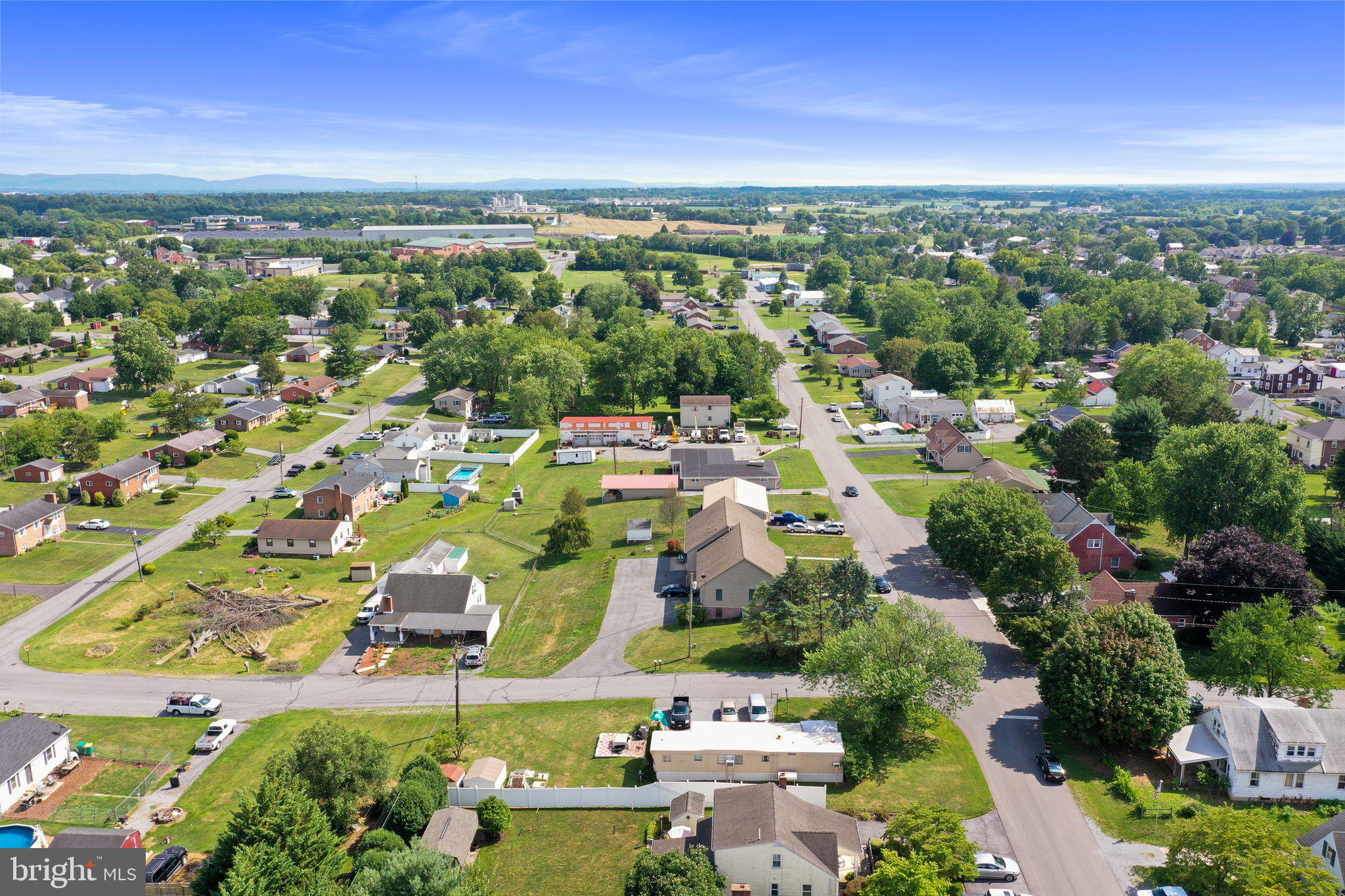 MAUGANSVILLE - Residential