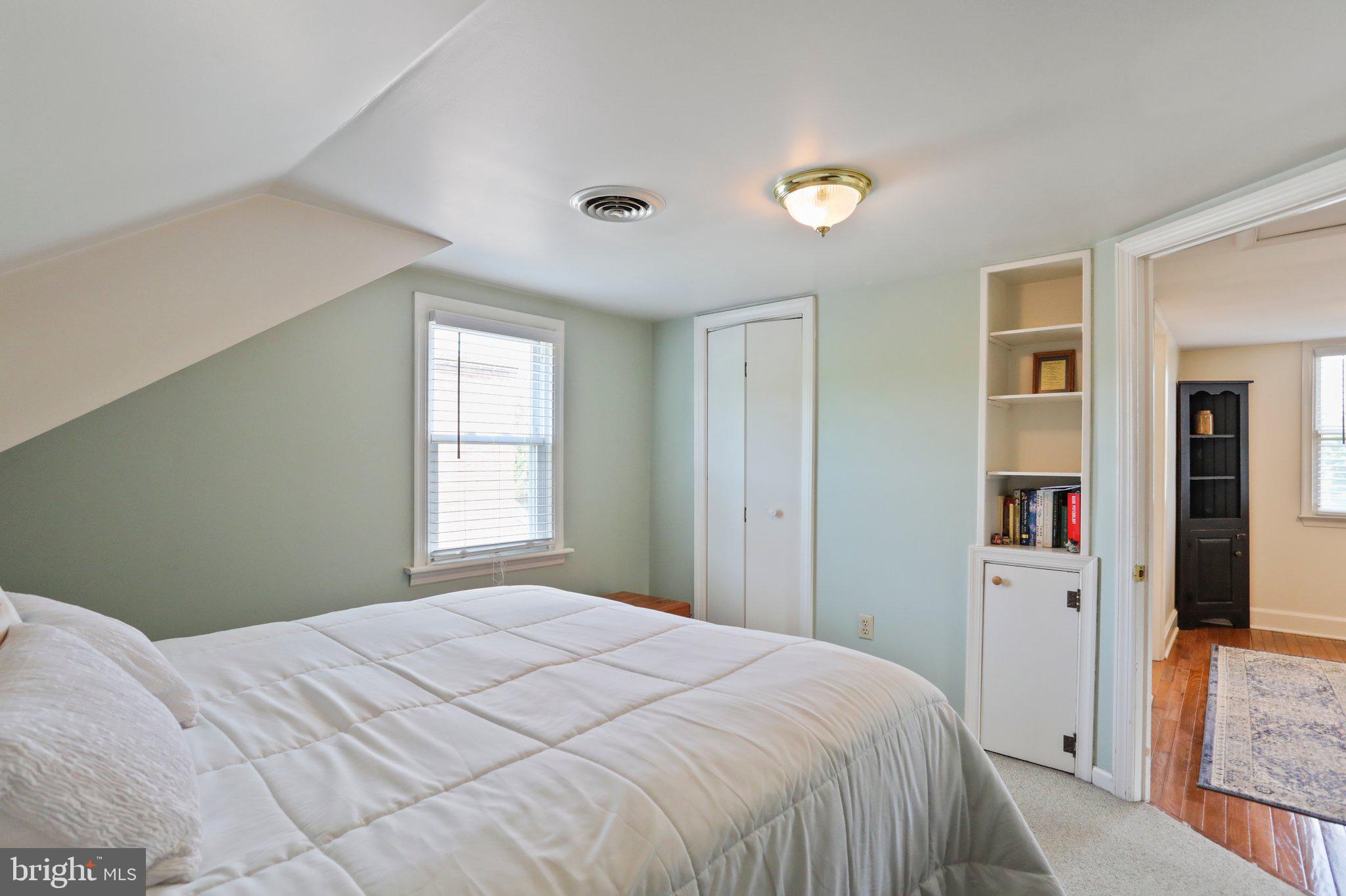 MAUGANSVILLE - Residential