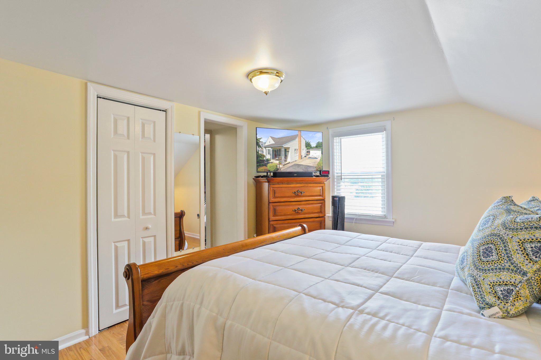 MAUGANSVILLE - Residential