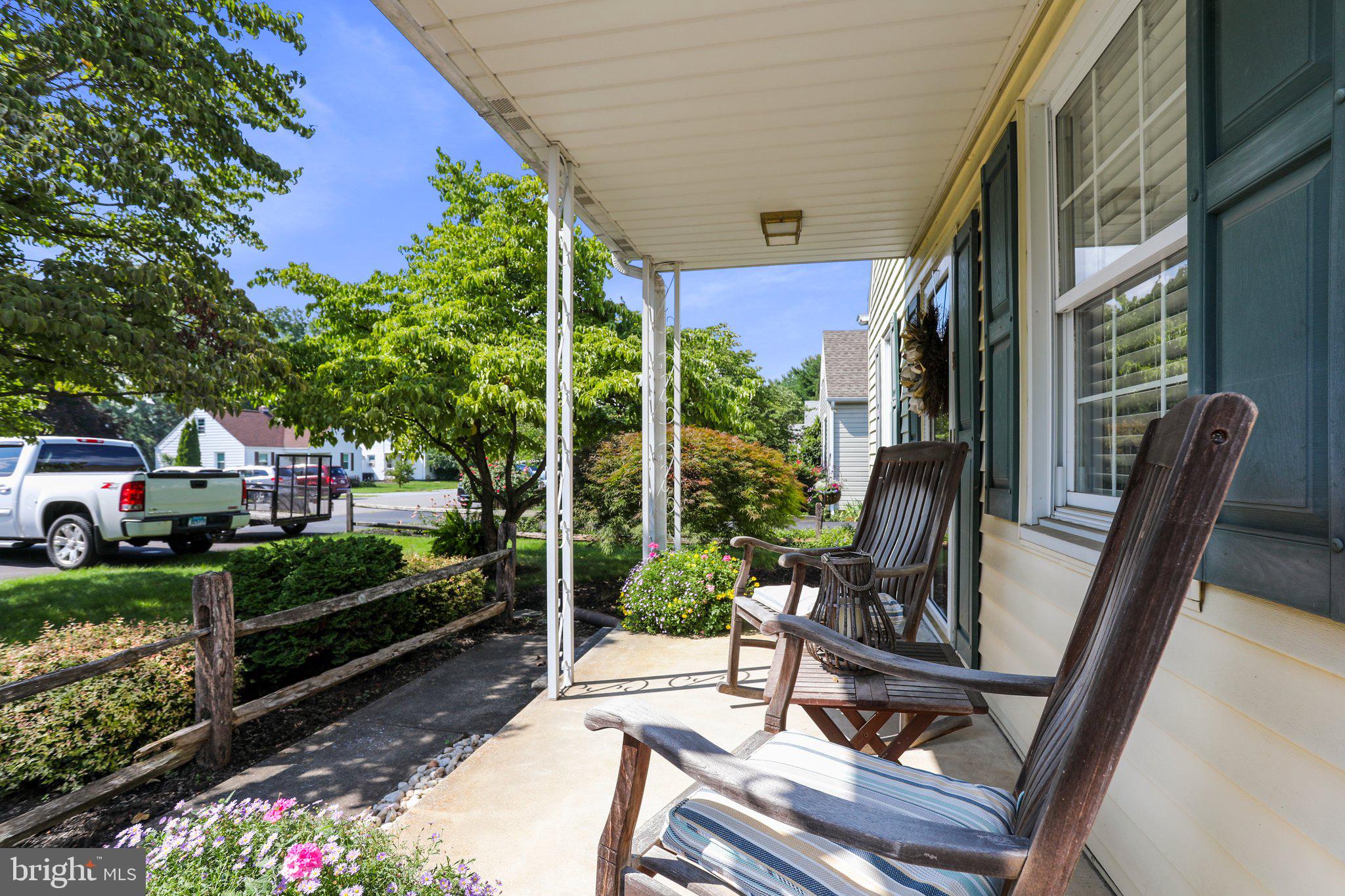 MAUGANSVILLE - Residential