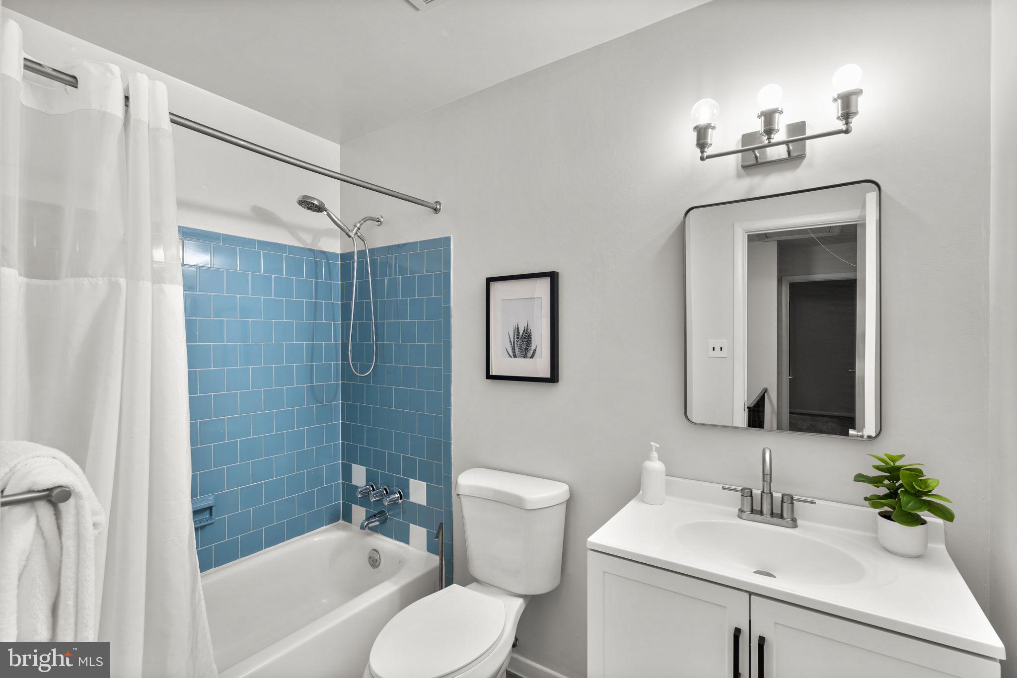 REDLAND STATION TH - Residential