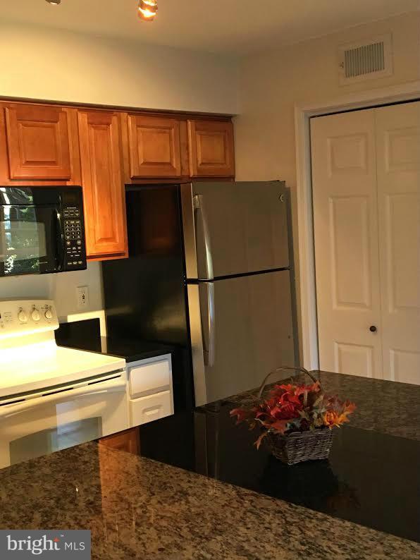 POINTE AT PARK CENTER - Residential