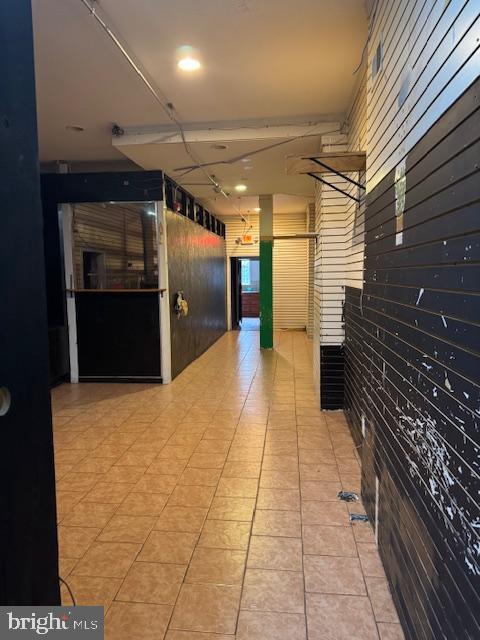 PHILADELPHIA (NORTH) - Commercial Sale