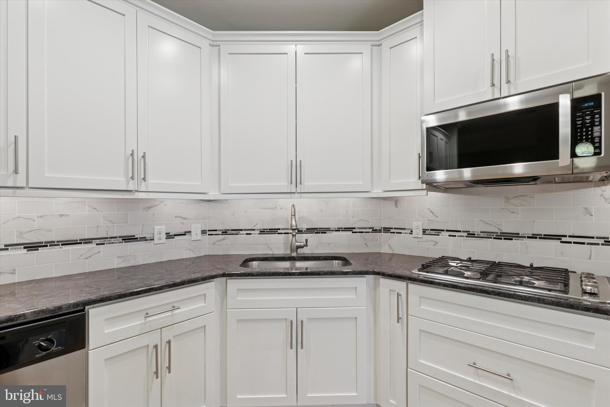 MERIDIAN VALLEY SQ - Residential