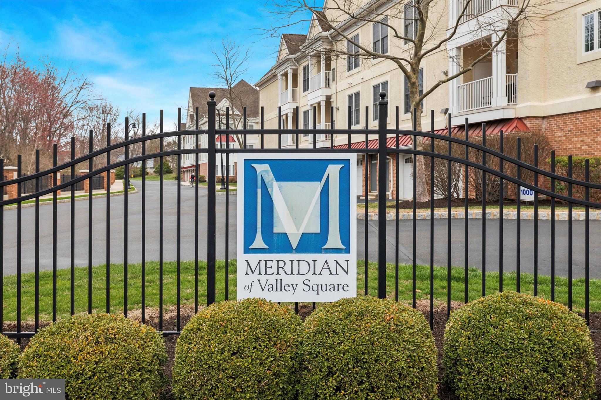 MERIDIAN VALLEY SQ - Residential