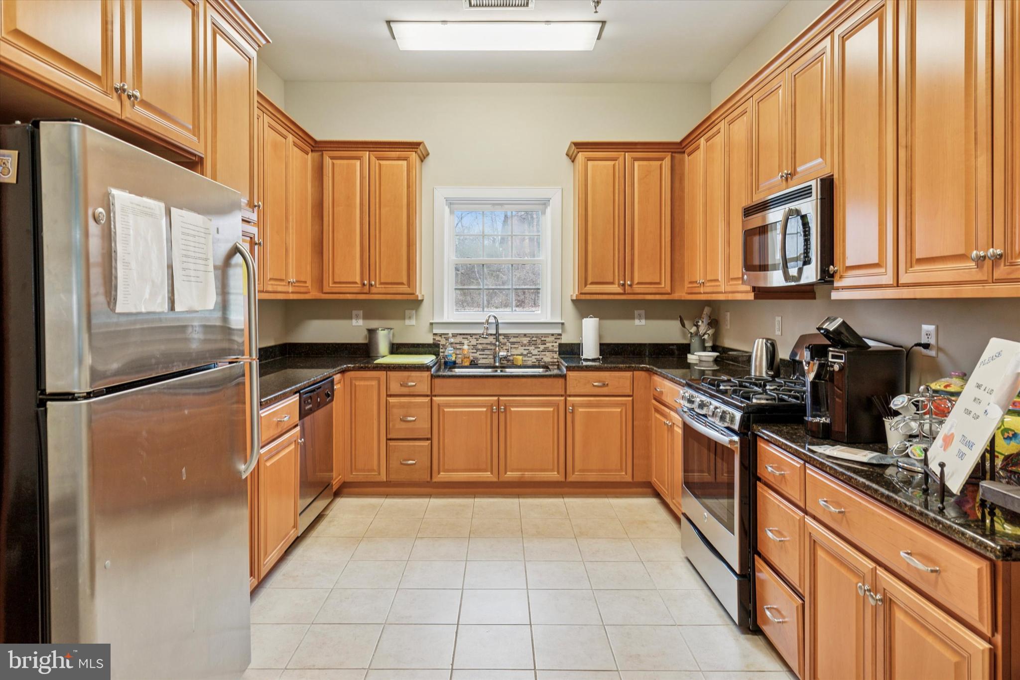 MERIDIAN VALLEY SQ - Residential