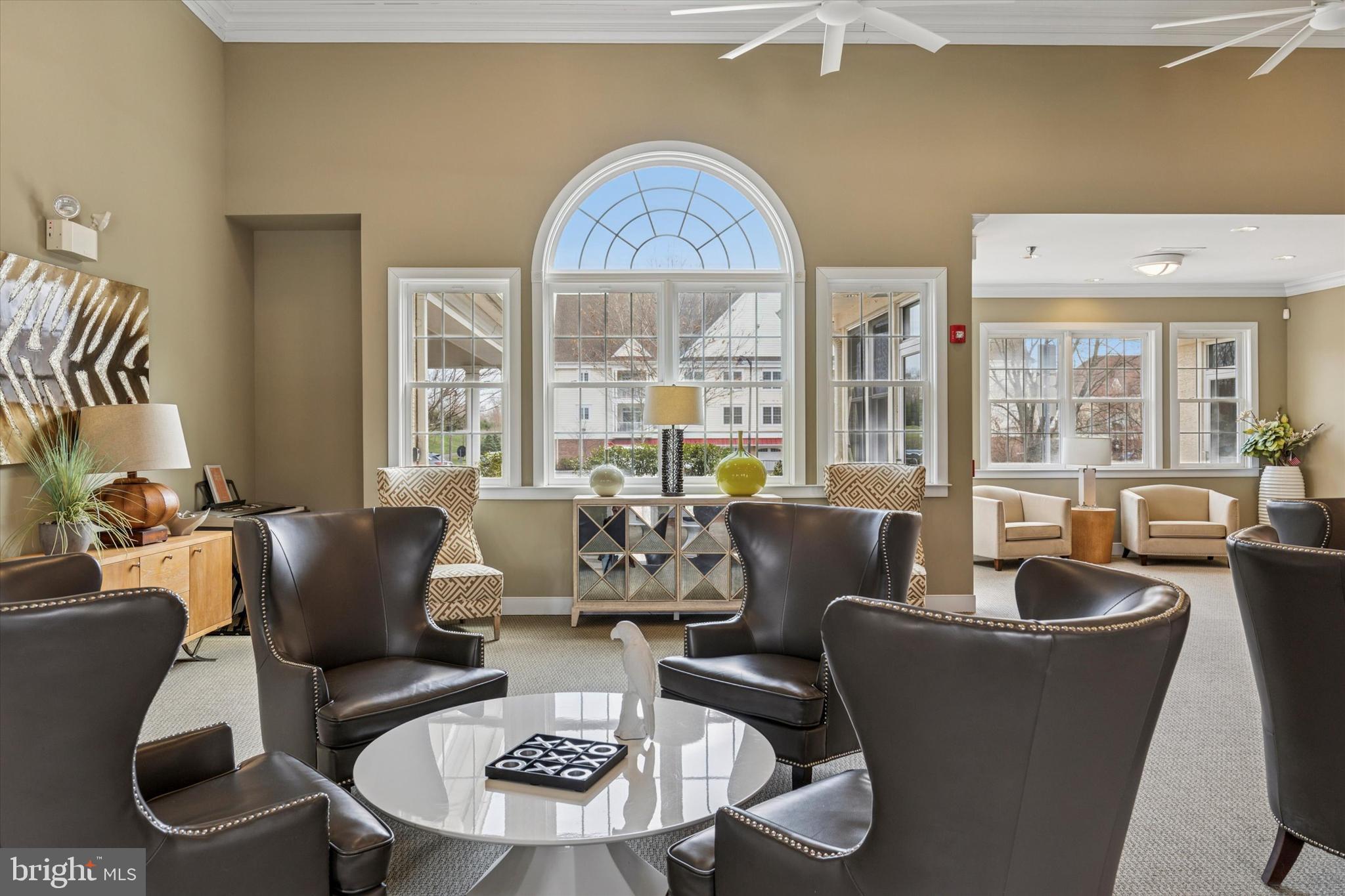 MERIDIAN VALLEY SQ - Residential