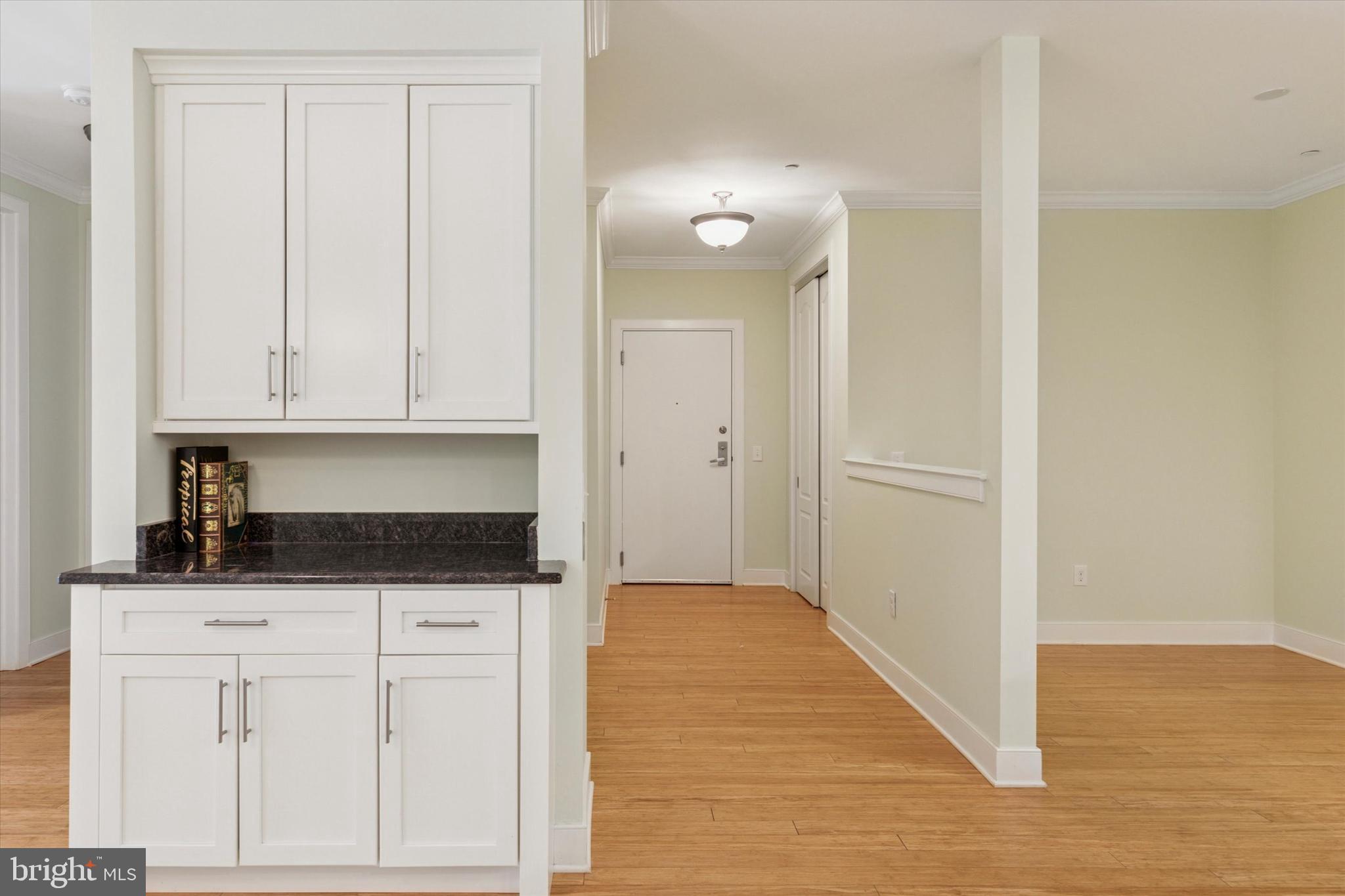 MERIDIAN VALLEY SQ - Residential