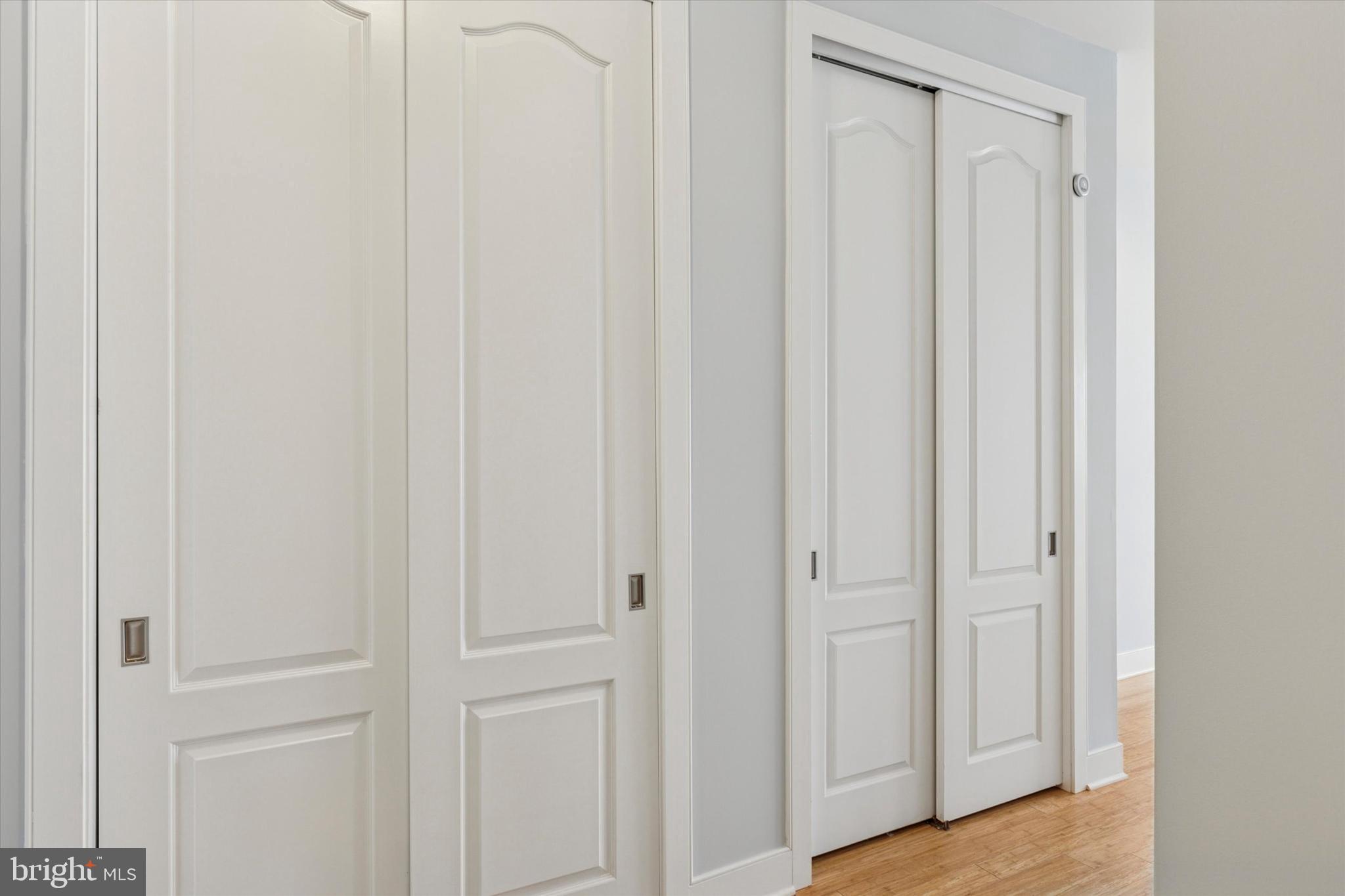 MERIDIAN VALLEY SQ - Residential